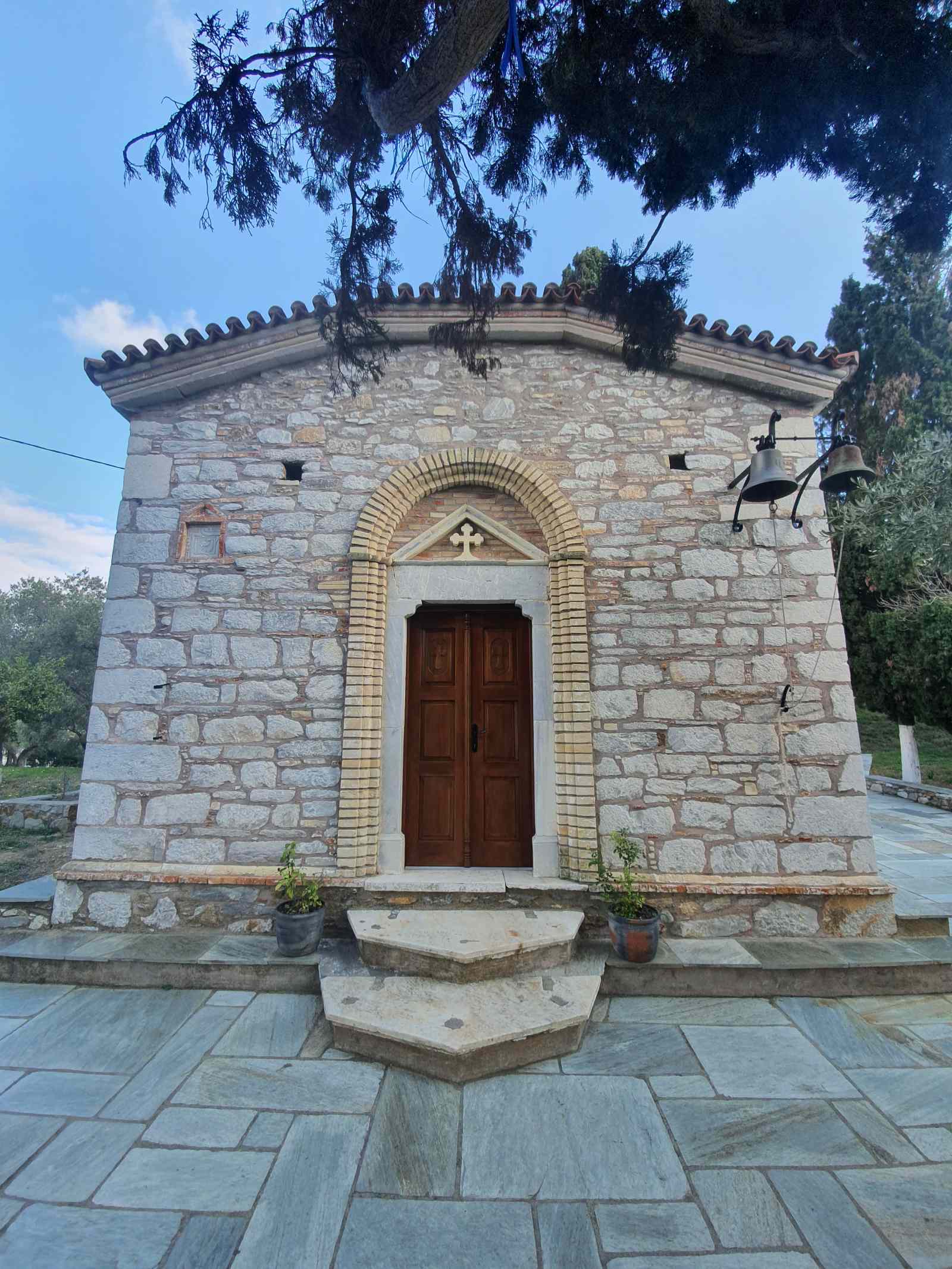 Agios Georgios (Saint George)
